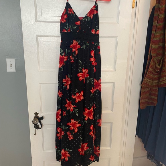 Guess Dresses & Skirts - Guess Maxi dress